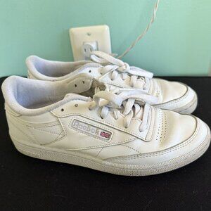 Reeboks Classic Womens Sneakers White/Red Size 8